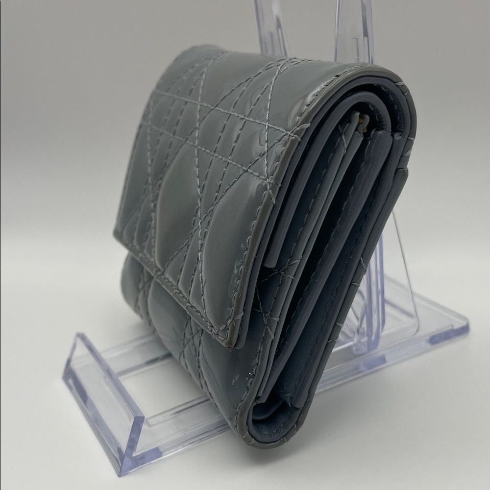 Dior Gray/Blue Quilted Women's Patent Compact Wallet w removable charm - Picture 3 of 16